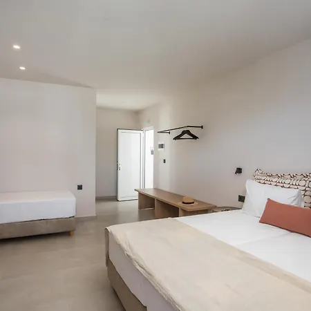 Pado Living فاليراكي