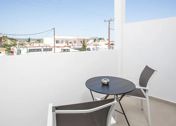 Pado Living فاليراكي