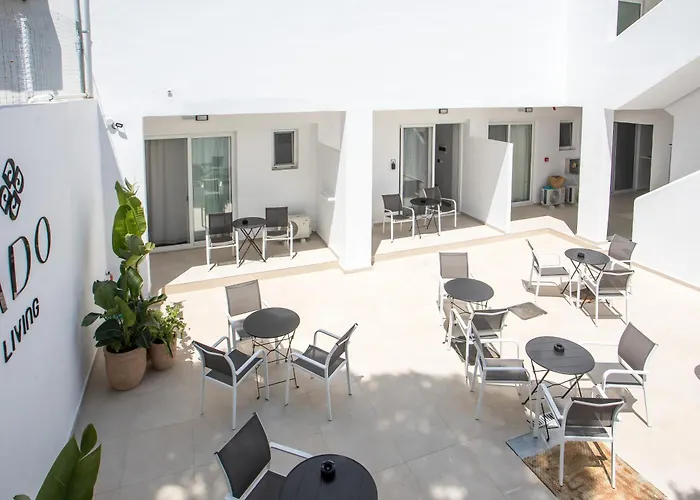 Pado Living * فاليراكي