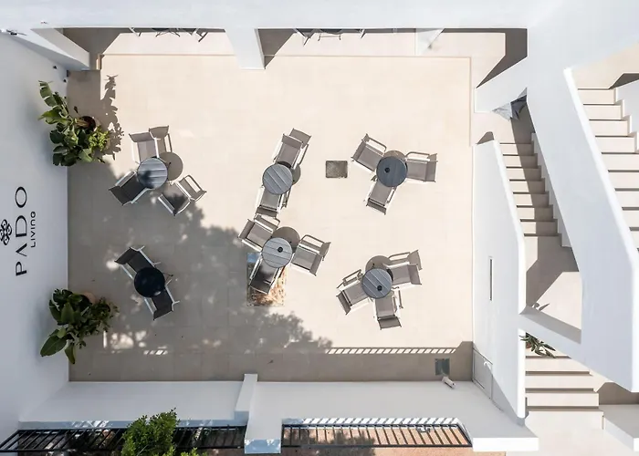 Pado Living فندق فاليراكي